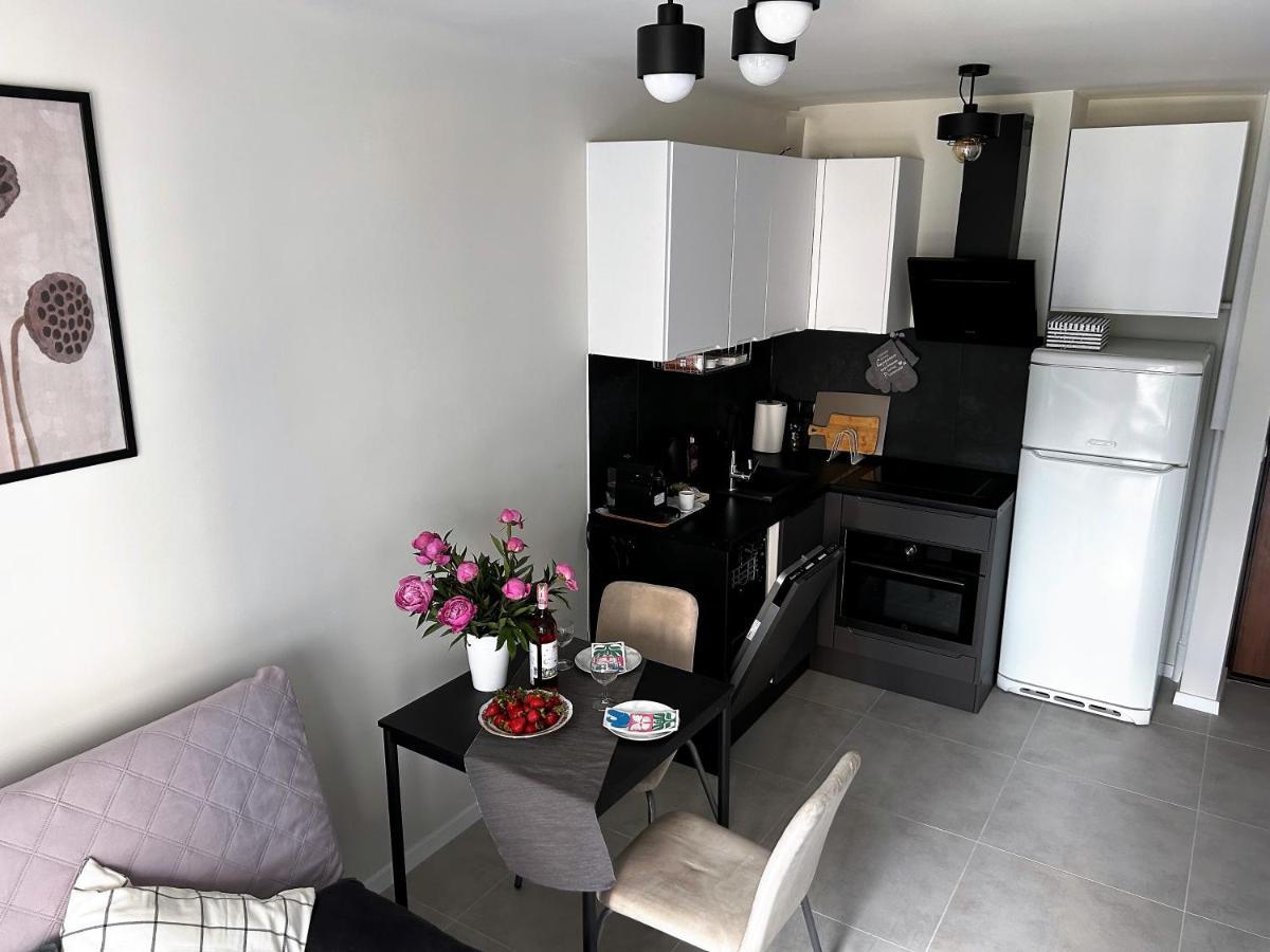 Sky Apartment Comfy Suite Pereca Varsovia Exterior foto